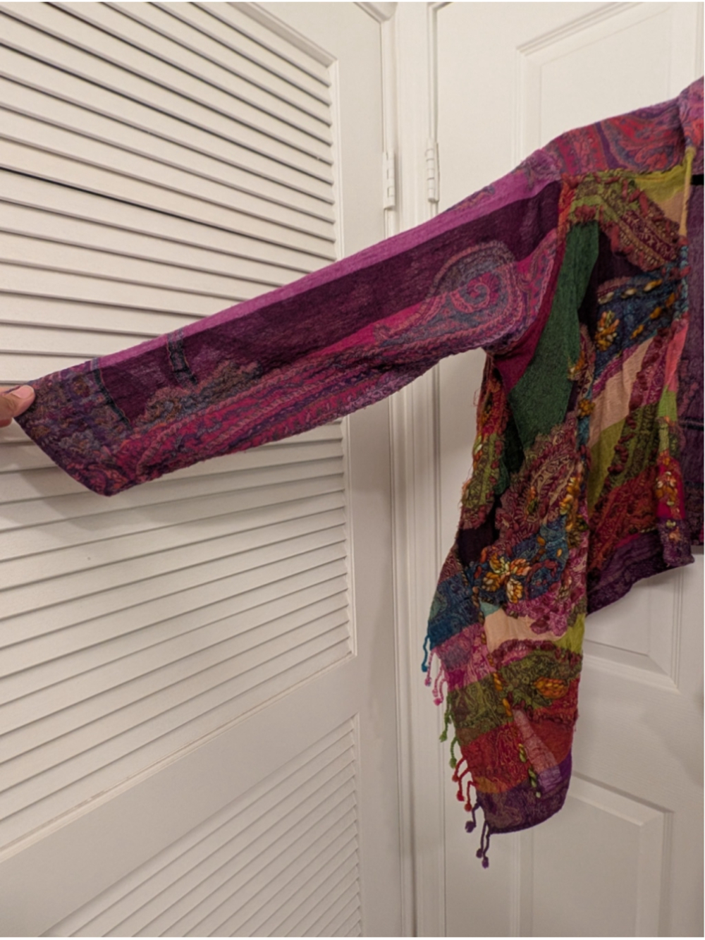 Boho Patchwork Fringed Kimono Jacket | Paisley Textured Open Front Cardigan Gyps - Picture 4 of 7